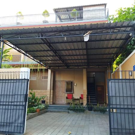 Lidah Lokal Guest House Singaraja מראה חיצוני תמונה